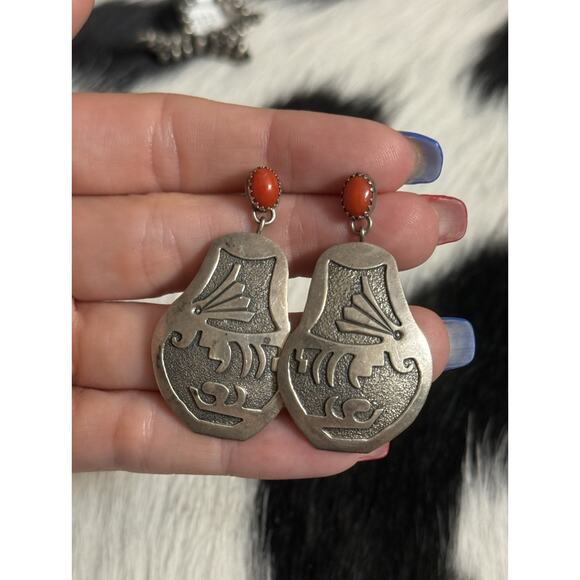 Native American Sterling Silver Red Coral Pottery Story Teller Post Earrings - Picture 1 of 9